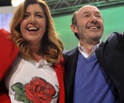 Susana Díaz, presidenta de la Junta de Andalucía, con el jefe de su partido, el PSOE, Alfredo Pérez Rubalcaba