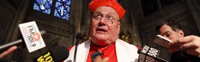El cardenal Dolan, de Nueva York, tiene un acceso potente a la prensa y en varios círculos de Nueva York y EEUU