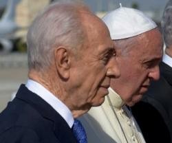 El Papa Francisco con el presidente de Isarel, Shimón Peres
