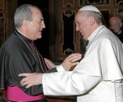 El Papa Francisco con el arzobispo Asenjo, de Sevilla