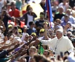 En las audiencias de los miércoles el Papa Francisco se trata de cerca con la gente