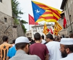 CiU y ERC buscan apoyos para la secesión de Cataluña entre la población musulmana - son 100.000 personas con derecho a voto