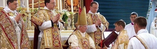 El cardenal Cañizares ha celebrado en más de una ocasión la misa tradicional.