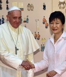 Francisco en Corea: «El mundo está cansado de guerras»
