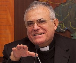 El obispo de Córdoba aborda con claridad temas candentes como la titularidad de su catedral o la admisión a la comunión de los divorciados vueltos a casar civilmente.