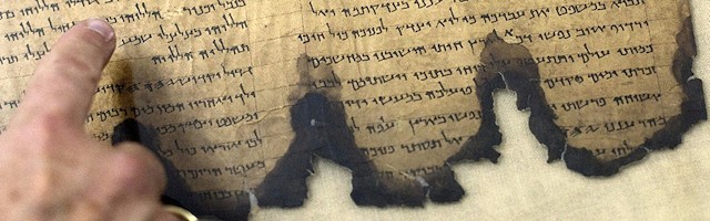 El interés por los esenios renació tras el hallazgo en 1947 de los llamados Manuscritos del Mar Muerto o Rollos de Qumrán.