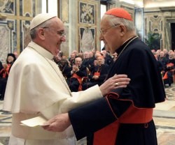 El Papa Francisco con el cardenal Erdo, arzobispo de Budapest