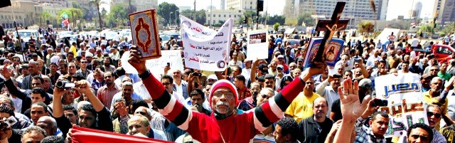 En las manifestaciones de la Primavera egipcia, muchos mostraban juntos la Cruz y el Corán, pero infinidad de musulmanes carecen de libertad para elegir