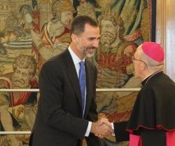 El Rey Felipe VI y el arzobispo de Madrid, Carlos Osoro, en su primer encuentro oficial