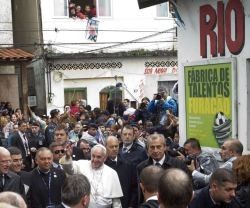 Francisco en las favelas de Río durante la JMJ - un gesto de salida a las calles de la gran ciudad