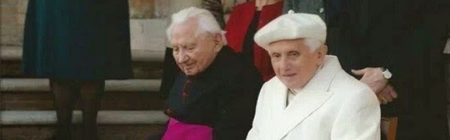 El Papa emérito Benedicto XVI con su hermano George