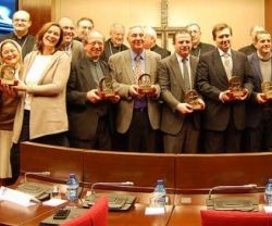 Foto de todos los receptores del Premio ¡Bravo! de 2014, entregados el 28 de enero de 2015