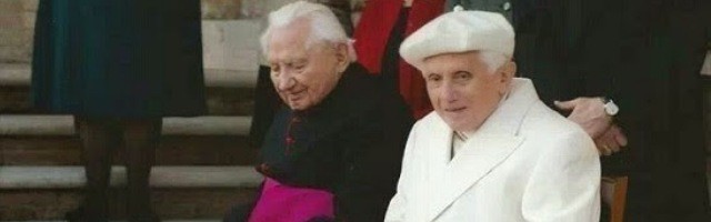 Benedicto XVI con su hermano George