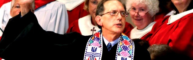 El reverendo Anderson, gay militante y no casto, ordenado recientemente presbítero en PCUSA... el nuevo estándar presbiteriano