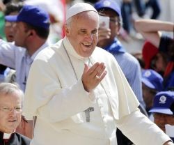 El Papa Francisco ofrece 2 oraciones junto con la encíclica Laudato Si