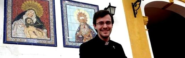 El joven sacerdote Juan Carlos Millán comenta su visión del mundo cofrade en su primera Semana Santa como cura