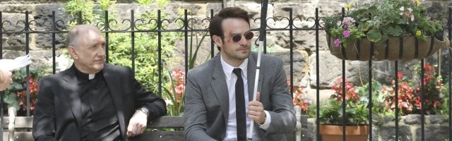 El abogado ciego -y superhéroe de incógnito- Matt Murdock, Daredevil, siempre con un confesor a mano