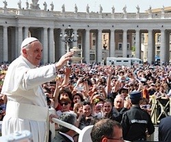 El Papa Francisco, en su audiencia de los miércoles, está tratando el tema de la familia