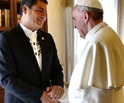 La cordialidad entre el presidente ecuatoriano y el Papa fue manifiesta durante todo el encuentro.