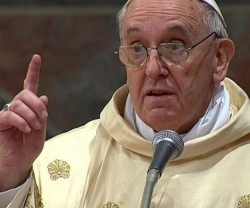 El Papa pide que Cáritas no se atasque buscando un centralismo ineficaz y que sea testimonio de Cristo