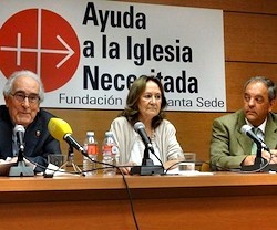 De izquierda a derecha, Alfonso López Quintás, Pilar Gutiérrez Corada y Javier Menéndez Ros.
