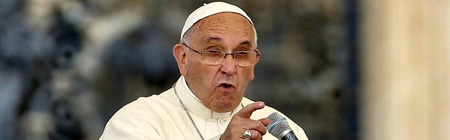El Papa también señala el olvido de Dios y el relativismo entre las causas de los males medioambientales.
