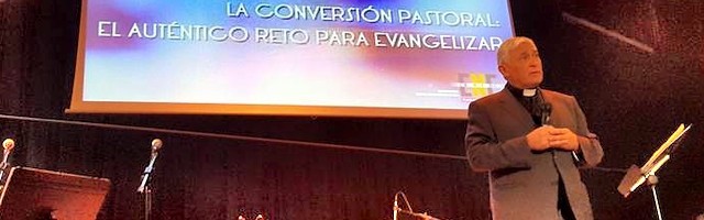 La intervención del obispo de Cádiz, Rafael Zornoza, uno de los platos fuertes del ENE 2015 este viernes.