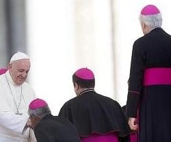 Francisco con los obispos de Ecuador