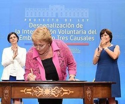 La presidente Michelle Bachelet es la gran impulsora del aborto en Chile.