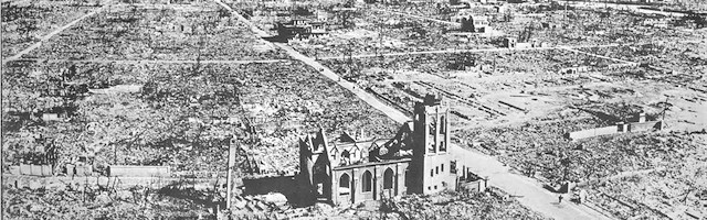 La iglesia de Nuestra Señora de la Asunción, en plena zona cero de la explosión: quedó en ruinas, pero en pie.