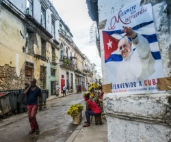 Cartel de la visita del Papa Francisco a Cuba