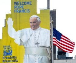 Un mural en Nueva York da la bienvenida al Papa y anuncia un canal de TV para seguir sus pasos por el país