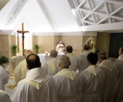 En las misas de la Casa Santa Marta Francisco comenta la liturgia del día