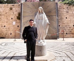 Tony Amato, en la basílica de la Anunciación de Nazaret.