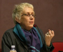 La historiadora Lucetta Scaraffia, conversa y feminista, pide al Sínodo escuchar a las mujeres... y más a las madres solas