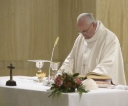 El Papa, al explicar las Escrituras en la Casa Santa Marta, busca despertar muchas almas adormecidas