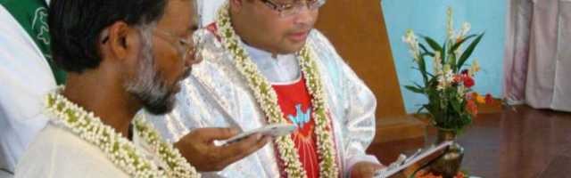 Joseph Mongol Aind recita su promesa definitiva en 2009 como misionero laico en su diócesis natal en Bangla Desh