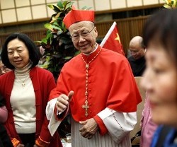 El cardenal Tong fue objeto de insultos y burlas durante la marcha del Orgullo Gay en Hong Kong.