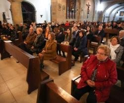 Misa en una parroquia de Asturias... uno de cada cuatro católicos españoles es practicante