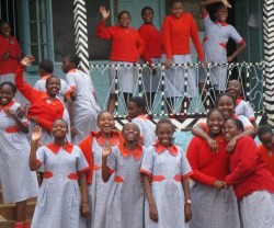 Escuela católica de Madaraka, junto a Nairobi - una de las 12.000 de la Iglesia en Kenia