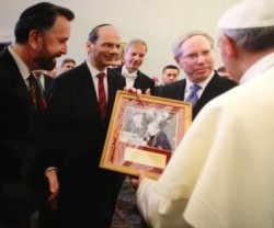 El rabino David Rosen y una delegación de la AJC visitaron al Papa Francisco en 2013