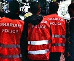 La Policía de la Sharia actuaba en Wuppertal en los barrios de fuerte presencia musulmana aconsejando a la gente no seguir las costumbres occidentales.