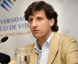 José Ángel Agejas es doctor en Filosofía y profesor en la Universidad Francisco de Vitoria.