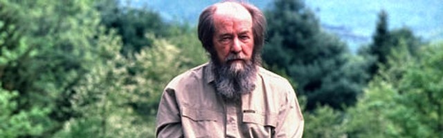 No era nada fácil entrevistar a Alexandr Solzhenitsyn tras volver a Rusia de su exilio. Pearce tuvo una ayuda imprevista.