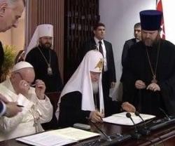 Momento de la firma en La Habana de la declaración conjunta entre Kirill y el Papa Francisco