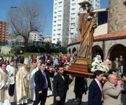 Procesión de San José en la parroquia gallega de Campolongo - la fiesta del santo hay años que es día laborable en la región