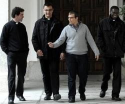 Cuatro estudiantes del Seminario Mayor de Toledo...  hay 1.300 seminaristas en España