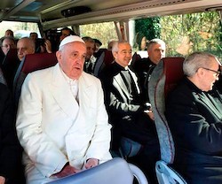 El Papa, a su regreso de los ejercicios espirituales de cuatro días que siguió con la Curia.