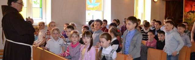 Los franciscanos de Novosibirsk, en Siberia, gestionan la única escuela católica de la Federación Rusa... un espacio pionero