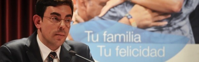 Martiño Rodríguez, director del Centro de Orientación Familiar de Lugo, cree que si los COF se coordinan dan más frutos profamilia